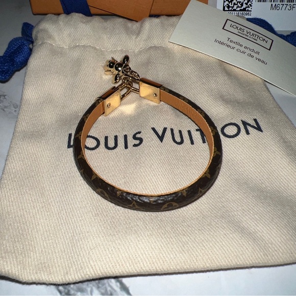 NIB Authentic Louis Vuitton Vivienne bracelet Size 17 M6773F - Picture 6 of 16